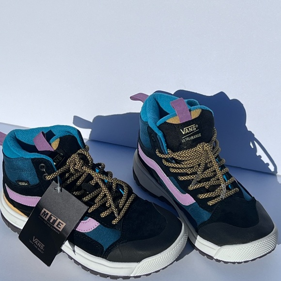 Vans Ultrarange Tennis Shoes - Picture 10 of 13